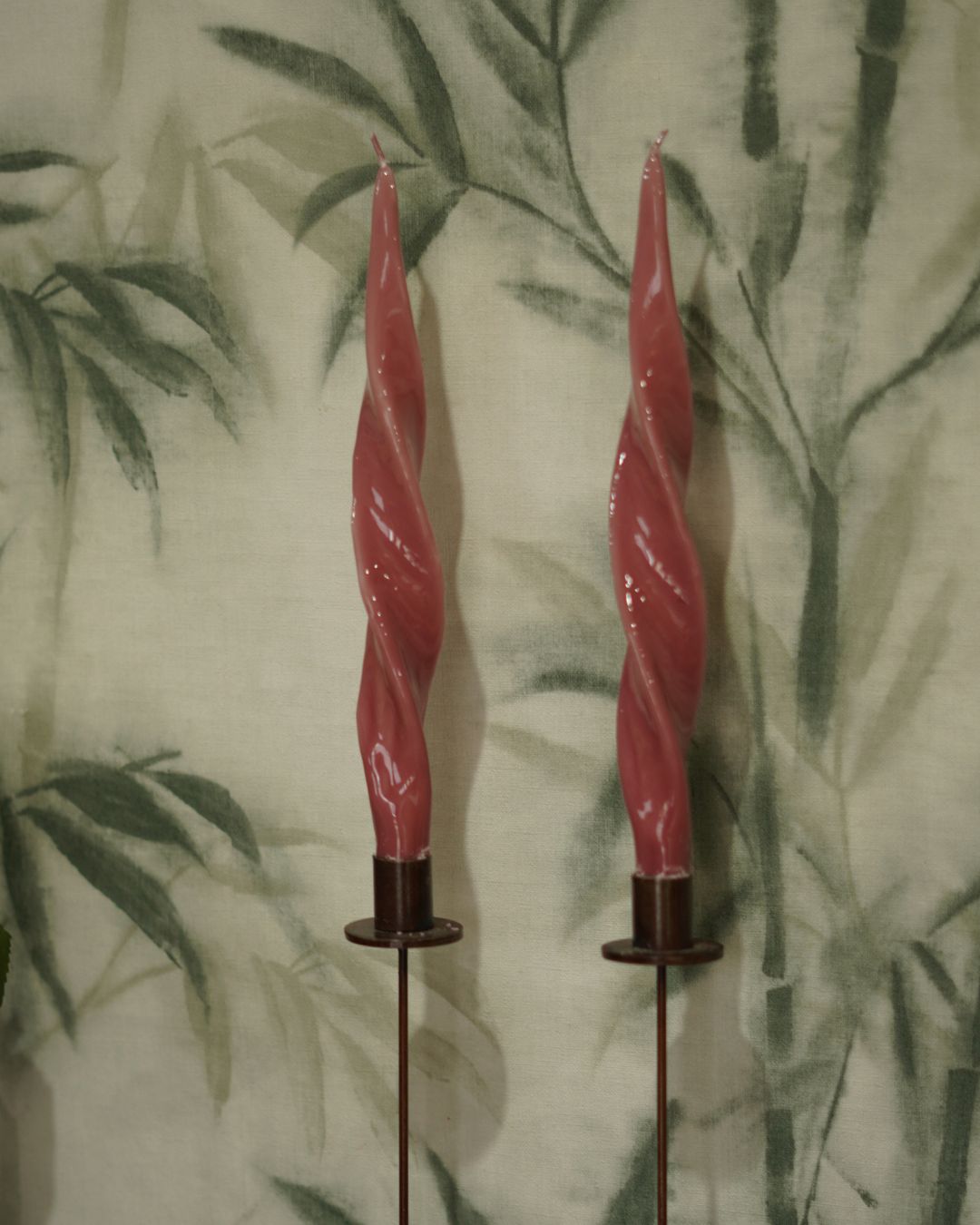 Vela rizada rosa oscuro