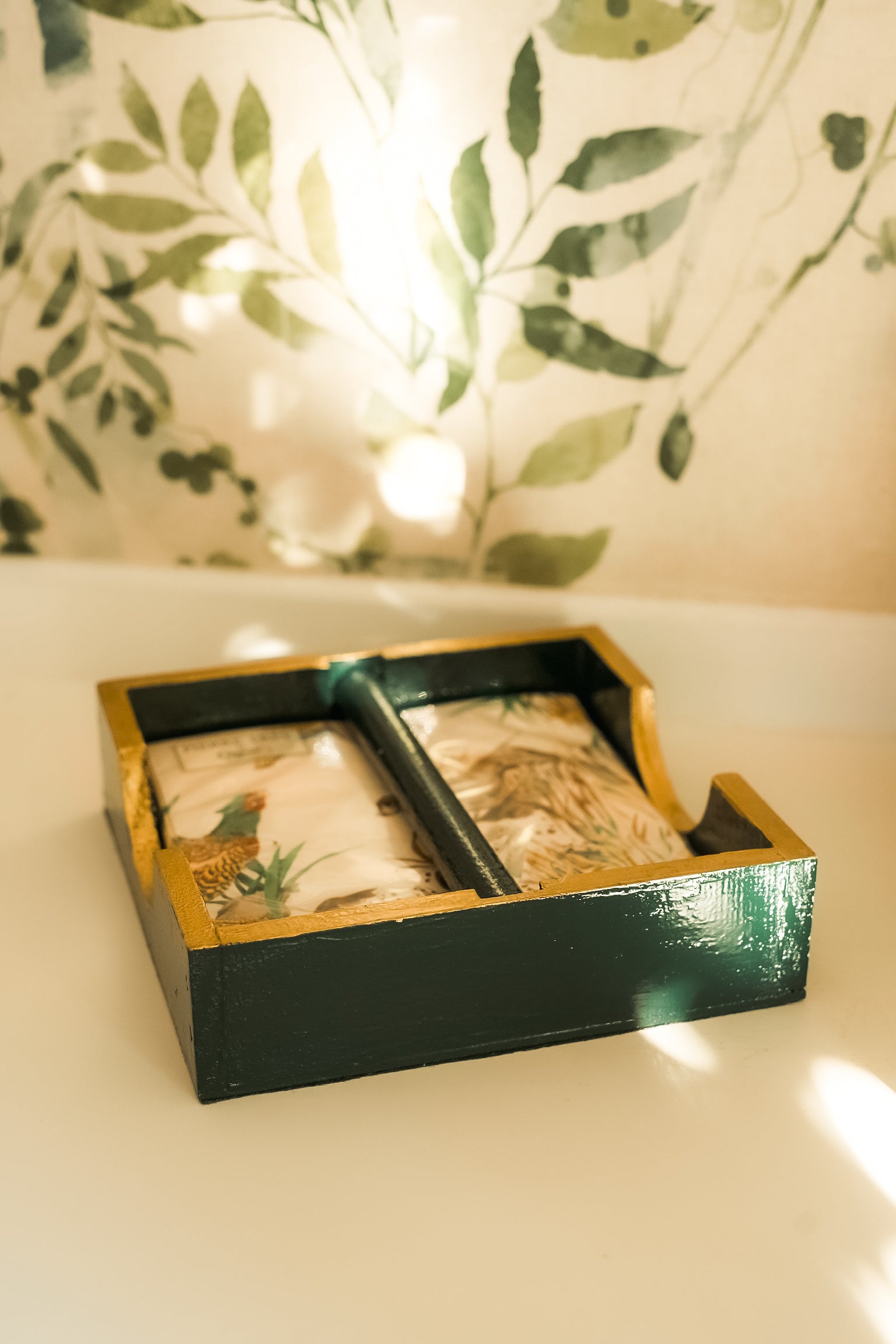 Servilletero de madera verde carruaje