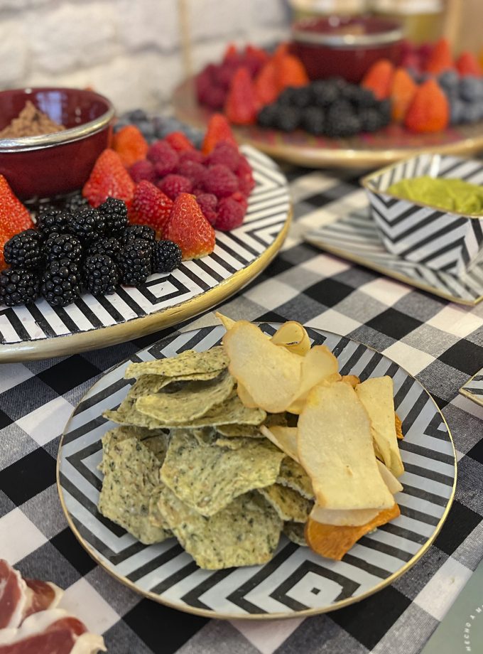 Plato Redondo Rayas Negras