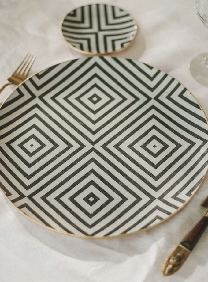 Fuente Redonda Rayas Negras 30cm