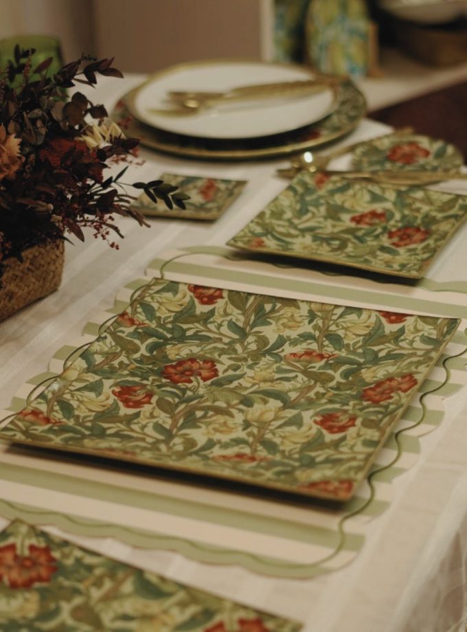 Fuente Cuadrada Alicia 30x30cm