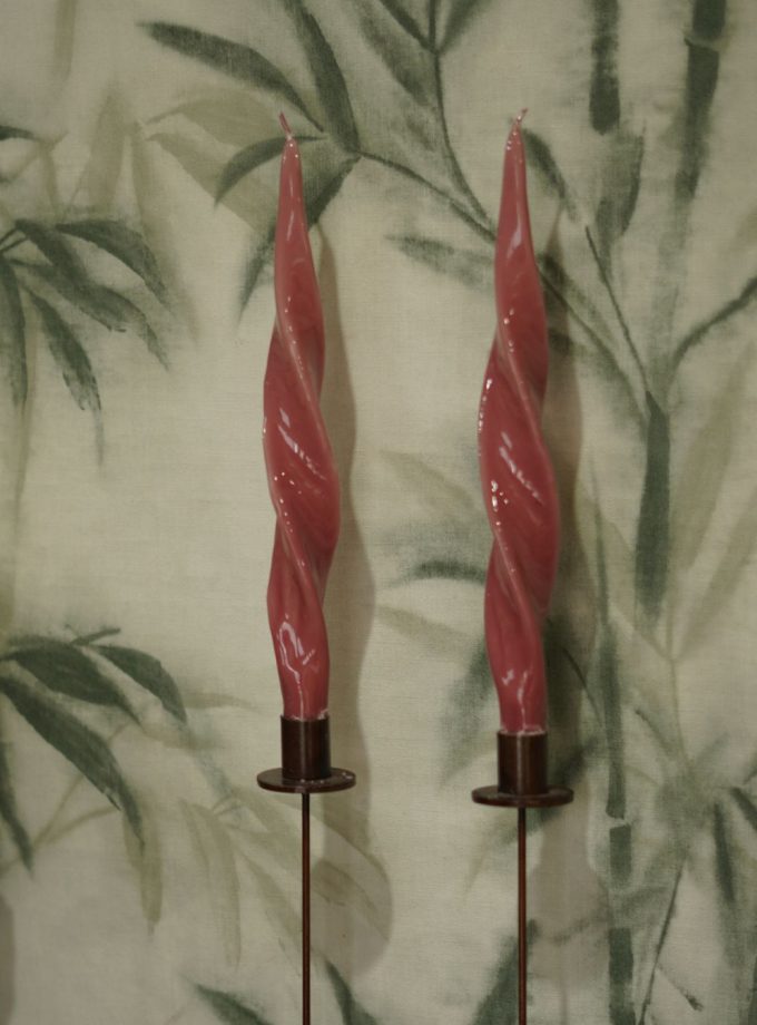 Vela silvestre rosa oscuro